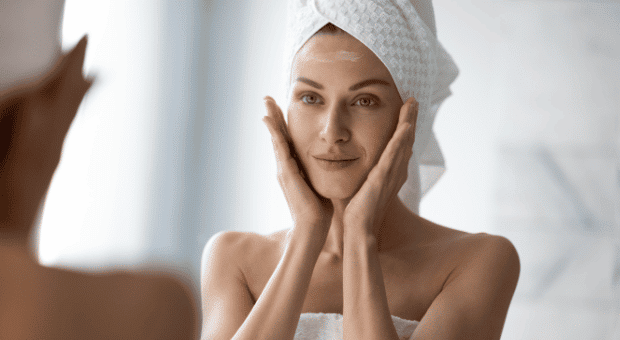 richtige_gesichtspflege_ab_30_Frau